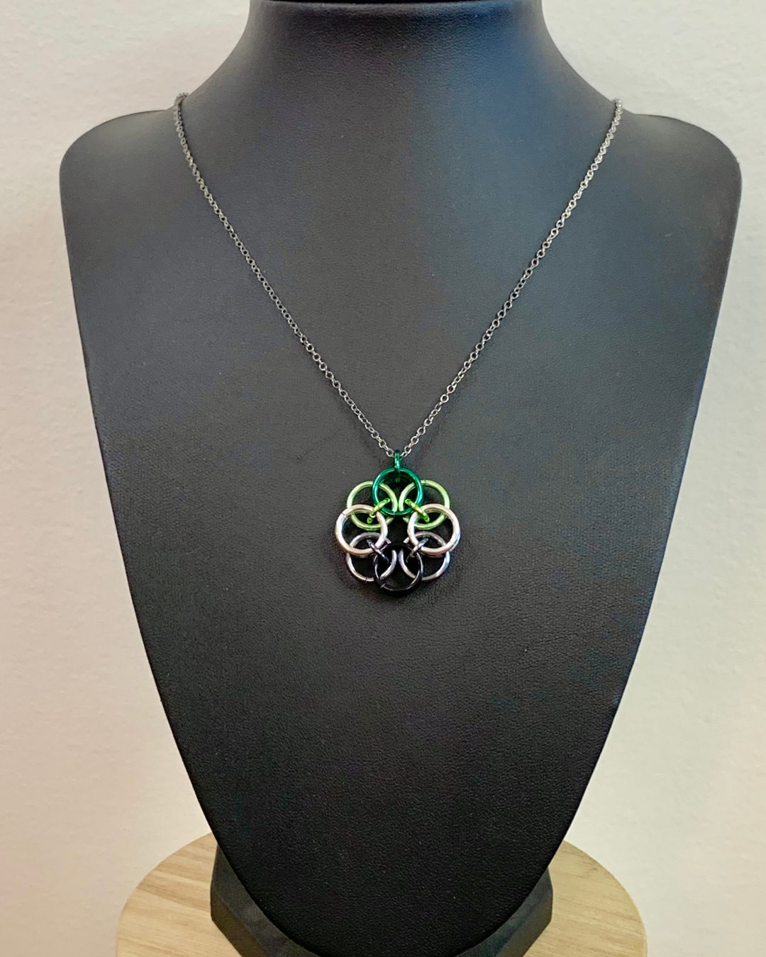 Aromantic Helmchain Necklaces